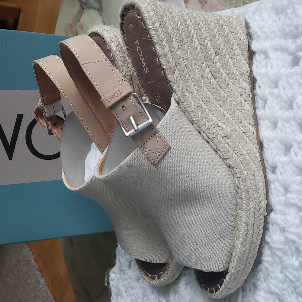 Toms wedges Size 8